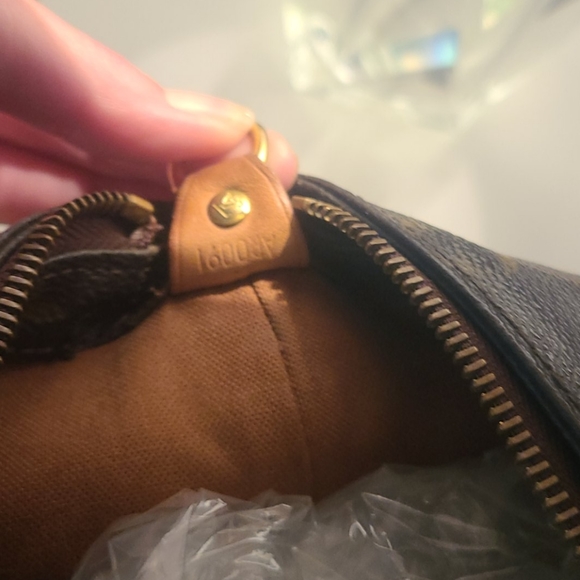 100% Authentic Louis Vuitton Cabas Mezzo GM BAG - Picture 13 of 16